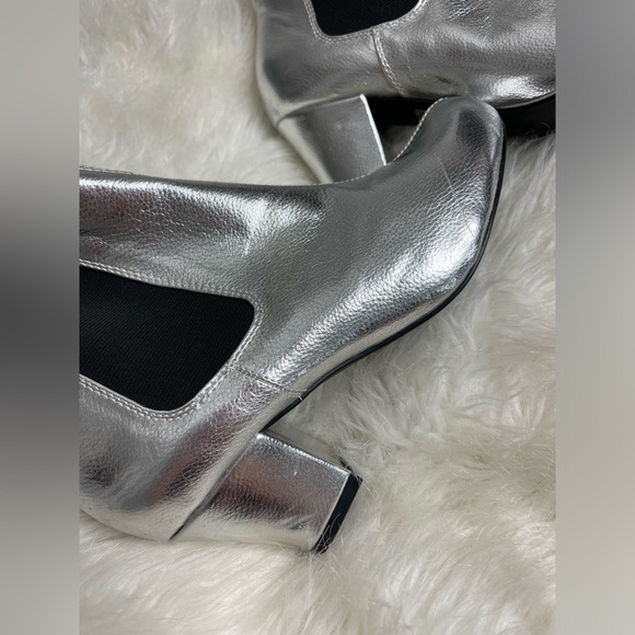 B.A.I.T silver metallic booties size 6.5 - Picture 10 of 15